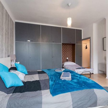Cute Red Star Studio City Center Vienne Extérieur photo