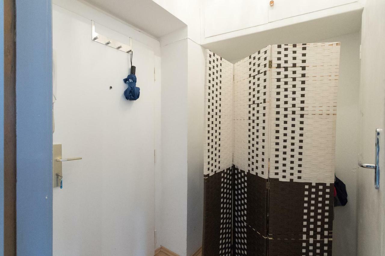 Cute Red Star Studio City Center Vienne Extérieur photo