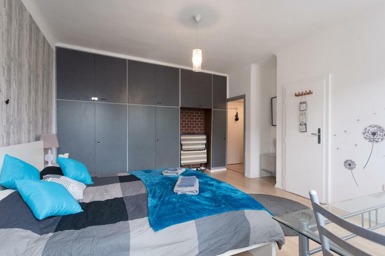 Cute Red Star Studio City Center Vienne Extérieur photo