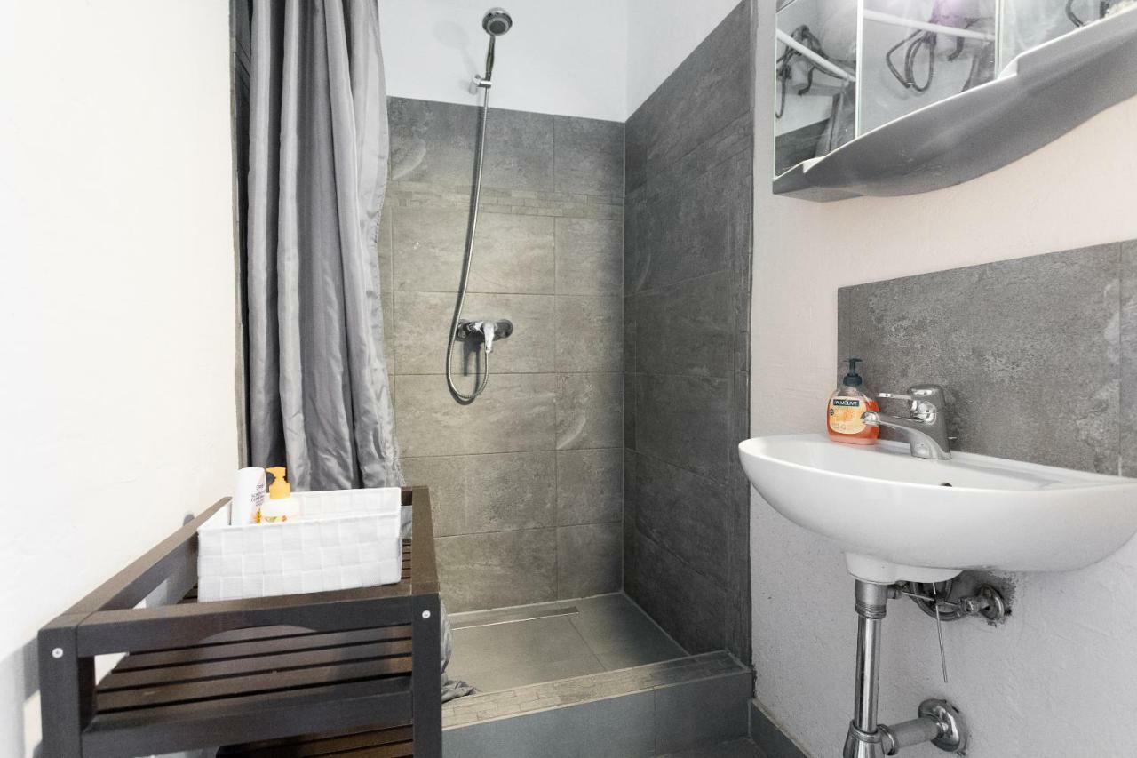Cute Red Star Studio City Center Vienne Extérieur photo