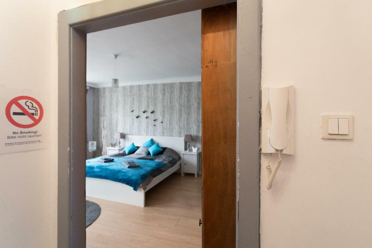 Cute Red Star Studio City Center Vienne Extérieur photo